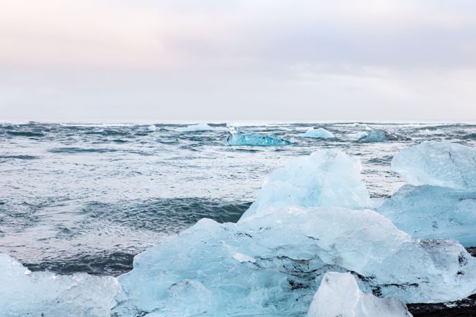 Diamond beach ice floe